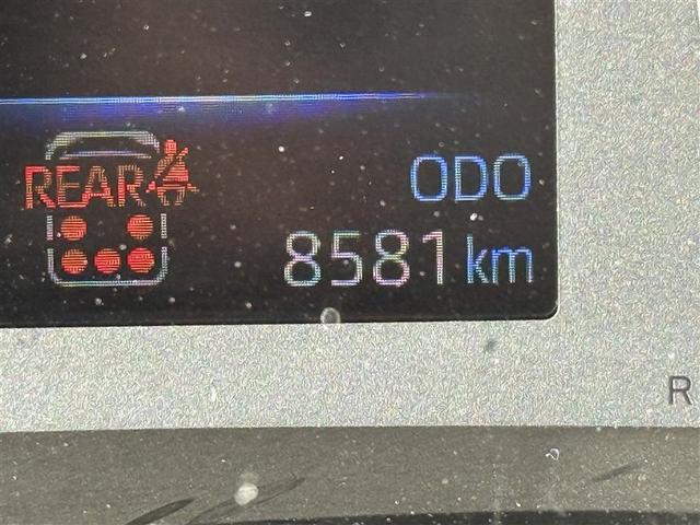 ヴォクシー Ｓ－Ｇ　点検記録簿付　アルミホイル　オートエアコン　ＡＢＳ　エアバッグ　カーテンエアバッグ　プリクラッシュセーフティシステム（9枚目）