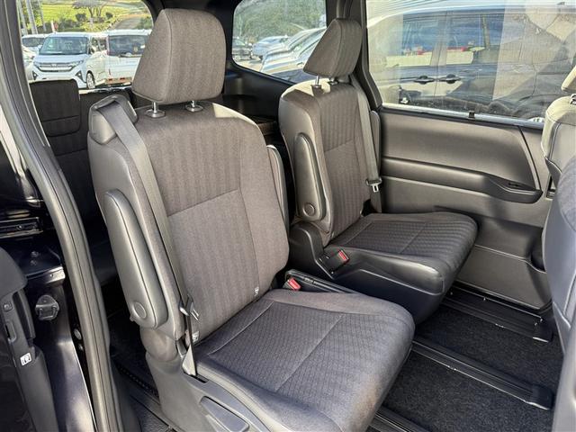 ヴォクシー Ｓ－Ｇ　点検記録簿付　アルミホイル　オートエアコン　ＡＢＳ　エアバッグ　カーテンエアバッグ　プリクラッシュセーフティシステム（17枚目）