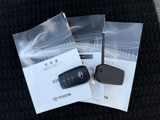 ヴォクシー Ｓ－Ｇ　点検記録簿付　アルミホイル　オートエアコン　ＡＢＳ　エアバッグ　カーテンエアバッグ　プリクラッシュセーフティシステム（29枚目）