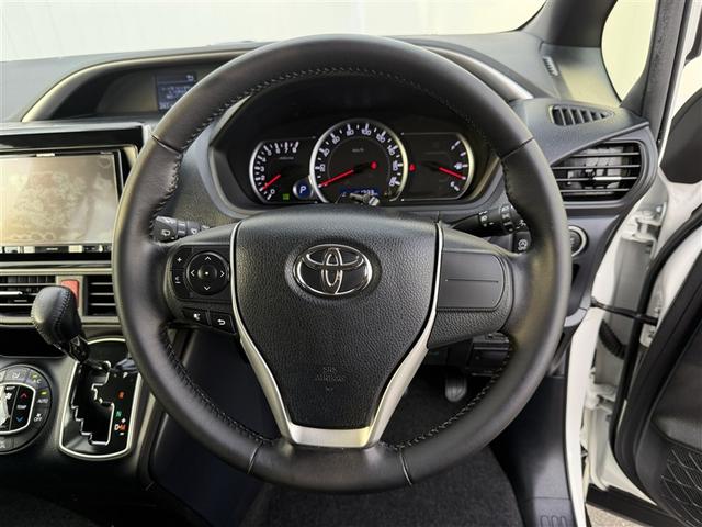 ヴォクシー ＺＳ　煌　地上デジタル　ＴＳＳ　両側パワードア　パワーウィンド　横滑防止　１オーナ　整備記録簿　盗難防止装置　スマートエントリー　Ｂカメラ　ＬＥＤヘッドライト　メモリーナビ　３列シート　ＥＴＣ　ナビ＆ＴＶ　ＡＷ（9枚目）