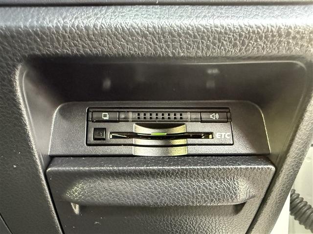 ヴォクシー ＺＳ　煌　地上デジタル　ＴＳＳ　両側パワードア　パワーウィンド　横滑防止　１オーナ　整備記録簿　盗難防止装置　スマートエントリー　Ｂカメラ　ＬＥＤヘッドライト　メモリーナビ　３列シート　ＥＴＣ　ナビ＆ＴＶ　ＡＷ（18枚目）