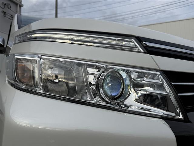 ヴォクシー ＺＳ　煌　地上デジタル　ＴＳＳ　両側パワードア　パワーウィンド　横滑防止　１オーナ　整備記録簿　盗難防止装置　スマートエントリー　Ｂカメラ　ＬＥＤヘッドライト　メモリーナビ　３列シート　ＥＴＣ　ナビ＆ＴＶ　ＡＷ（29枚目）