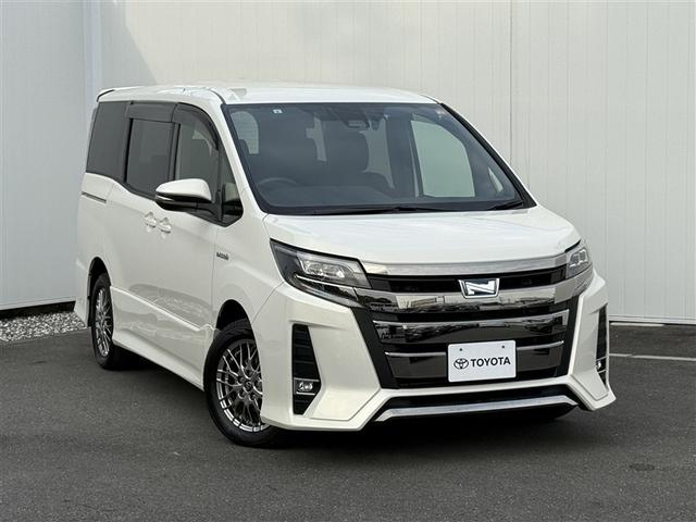 ノア ハイブリッドＳｉ　ＡＢＳ　横滑り防止機能　ダブルエアコン　エアバッグ　バックモニター　片側電動スライドドア　記録簿有　ナビＴＶ　３列シート　メモリーナビ　ＥＴＣ　ドラレコ　ＤＶＤ再生　パワーウィンドウ　オートエアコン（3枚目）