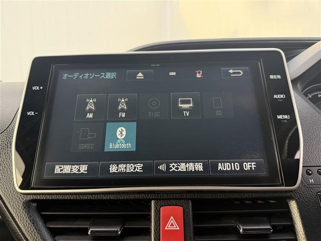 ノア ハイブリッドＳｉ　ＡＢＳ　横滑り防止機能　ダブルエアコン　エアバッグ　バックモニター　片側電動スライドドア　記録簿有　ナビＴＶ　３列シート　メモリーナビ　ＥＴＣ　ドラレコ　ＤＶＤ再生　パワーウィンドウ　オートエアコン（13枚目）