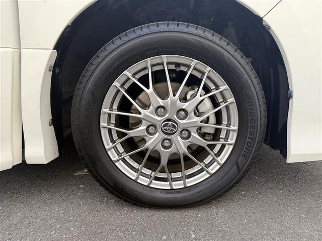 ノア ハイブリッドＳｉ　ＡＢＳ　横滑り防止機能　ダブルエアコン　エアバッグ　バックモニター　片側電動スライドドア　記録簿有　ナビＴＶ　３列シート　メモリーナビ　ＥＴＣ　ドラレコ　ＤＶＤ再生　パワーウィンドウ　オートエアコン（30枚目）