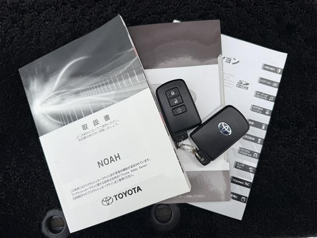ノア ハイブリッドＳｉ　ＡＢＳ　横滑り防止機能　ダブルエアコン　エアバッグ　バックモニター　片側電動スライドドア　記録簿有　ナビＴＶ　３列シート　メモリーナビ　ＥＴＣ　ドラレコ　ＤＶＤ再生　パワーウィンドウ　オートエアコン（34枚目）