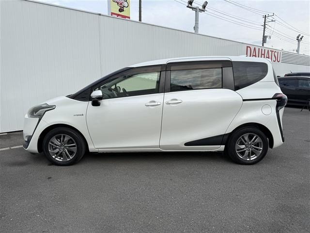 シエンタ ハイブリッドG ブレーキサポート Bカメラ 地デジ DVD キーフリー スマキー メモリナビ ナビTV ETC イモビライザー 運転席エアバック アルミホイール フルオートエアコン デュアルエアバッグ PW ABS(2枚目)