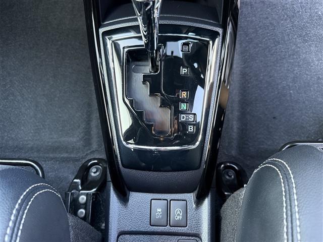 カローラフィールダー １．５Ｇ　ダブルバイビー　スマートキー＆プッシュスタート　ＴＶナビ　Ａストップ　盗難防止　カーテンエアバック　Ｂモニター　アルミホイール　フルオートエアコン　運転席エアバック　地デジＴＶ　横滑り防止　キーレス　ＡＢＳ　記録簿（8枚目）