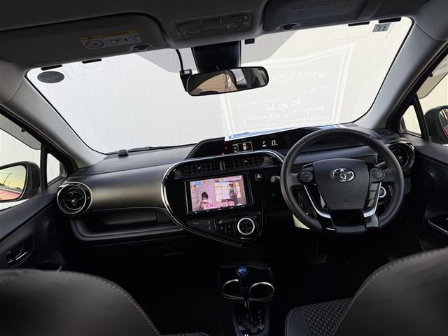 アクア クロスオーバー　Ｂカメラ　地デジ　イモビライザー　ナビＴＶ　エアコン　１オ－ナ－　ＥＳＣ　記録簿　アルミホイール　キーフリー　ＤＶＤ再生可　ＥＴＣ　パワーステアリング　パワーウィンドウ　メモリーナビ　ＡＢＳ（4枚目）