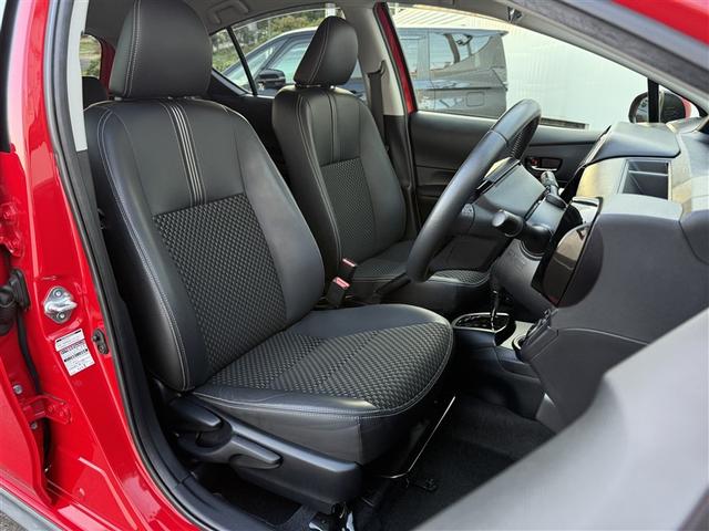 アクア クロスオーバー　Ｂカメラ　地デジ　イモビライザー　ナビＴＶ　エアコン　１オ－ナ－　ＥＳＣ　記録簿　アルミホイール　キーフリー　ＤＶＤ再生可　ＥＴＣ　パワーステアリング　パワーウィンドウ　メモリーナビ　ＡＢＳ（17枚目）