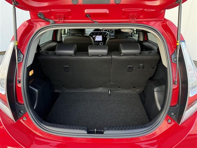 アクア クロスオーバー　Ｂカメラ　地デジ　イモビライザー　ナビＴＶ　エアコン　１オ－ナ－　ＥＳＣ　記録簿　アルミホイール　キーフリー　ＤＶＤ再生可　ＥＴＣ　パワーステアリング　パワーウィンドウ　メモリーナビ　ＡＢＳ（22枚目）