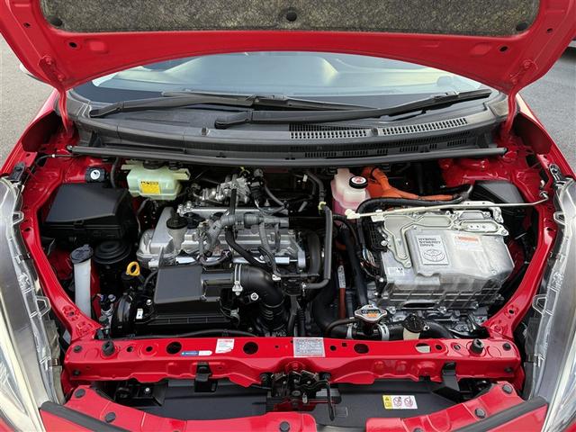 アクア クロスオーバー　Ｂカメラ　地デジ　イモビライザー　ナビＴＶ　エアコン　１オ－ナ－　ＥＳＣ　記録簿　アルミホイール　キーフリー　ＤＶＤ再生可　ＥＴＣ　パワーステアリング　パワーウィンドウ　メモリーナビ　ＡＢＳ（24枚目）