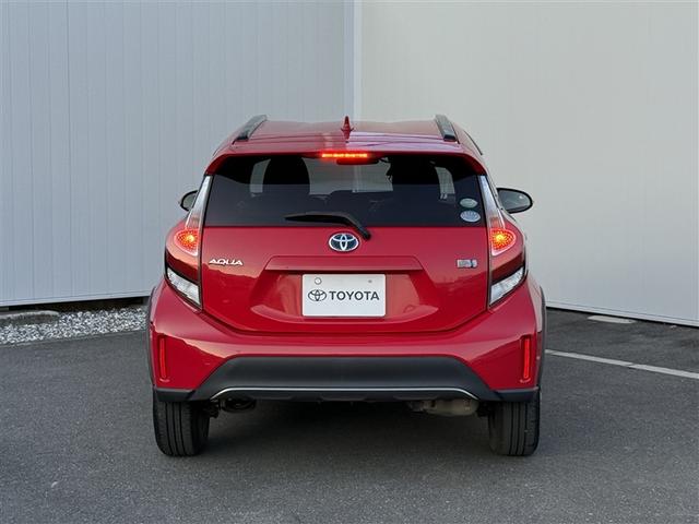 アクア クロスオーバー　Ｂカメラ　地デジ　イモビライザー　ナビＴＶ　エアコン　１オ－ナ－　ＥＳＣ　記録簿　アルミホイール　キーフリー　ＤＶＤ再生可　ＥＴＣ　パワーステアリング　パワーウィンドウ　メモリーナビ　ＡＢＳ（32枚目）