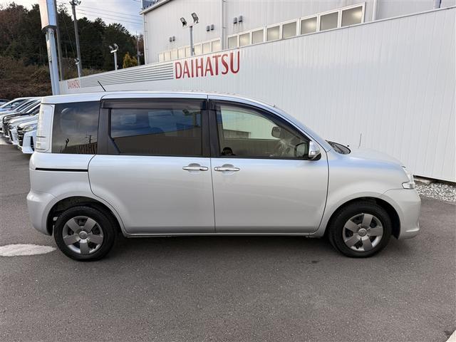 シエンタ DICE-G ワンセグテレビ Pウインドウ WエアB メンテナンスノート メモリーナビ ナビTV 両側自動ドア ABS エアバッグ オートエアコン パワーステアリング アルミホイール(25枚目)