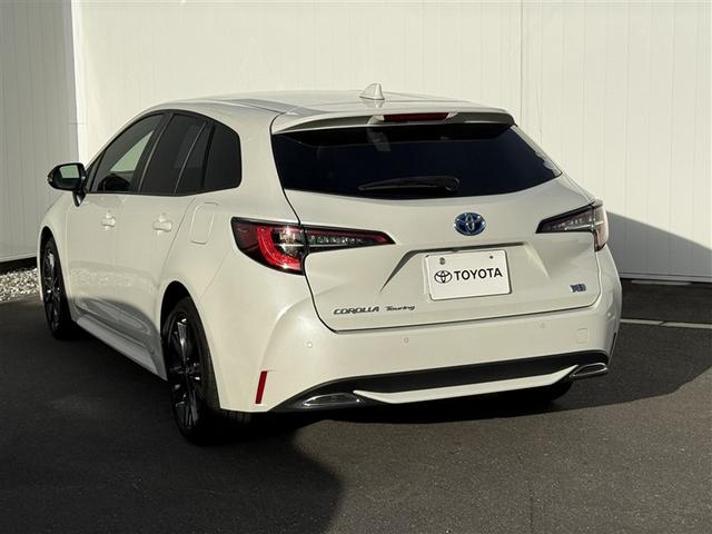 カローラツーリング ハイブリッド　ダブルバイビー　追突軽減ブレーキ　ハーフレザーシート　デュアルエアバッグ　エアコン　サイドエアバッグ　ナビ　ＰＳ　ＡＢＳ　エアバック　メモリ－ナビ　パワーウィンドウ　アルミホイル　点検記録簿付（3枚目）