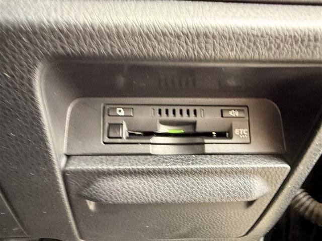 ノア Ｓｉ　ダブルバイビー　クルーズＣ　ブレーキサポート　エアコン　１オーナー　点検記録簿　ＬＥＤライト　ナビ＆ＴＶ　横滑防止装置　ＷＡＣ　アルミホイール　パワーウインドウ　フルセグ　盗難防止　ＤＶＤ再生可　メモリーナビ　ＥＴＣ（19枚目）