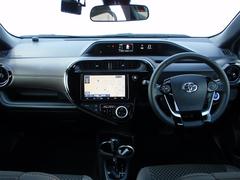 車内は専門業者によるルームクリーニング済でピカピカになっております！ 2