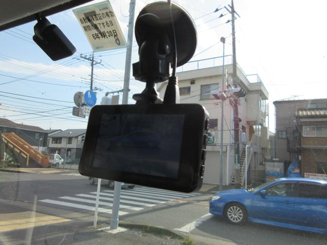 Ｓ　禁煙車　ドライブレコーダー　メモリーナビ　バックカメラ　フルセグ　Ｂｌｕｅｔｏｏｔｈ接続　ＵＳＢ接続　ＤＶＤ　両側パワースライドドア　ＨＩＤ　ＥＴＣ　スマートキー　プッシュスタート　タイミングチェーン(24枚目)