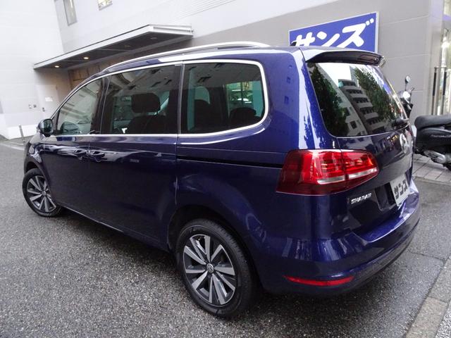 シャラン TDI ハイライン 正規ディーラー下取車 1オーナー禁煙車 正規ディーラー記録簿3枚完備 ガレージ保管車 純正ナビTV バックカメラ 前後センサー 電動ゲート ACC BLIS スペアキー 半革ヒーター ETC 17AW(5枚目)