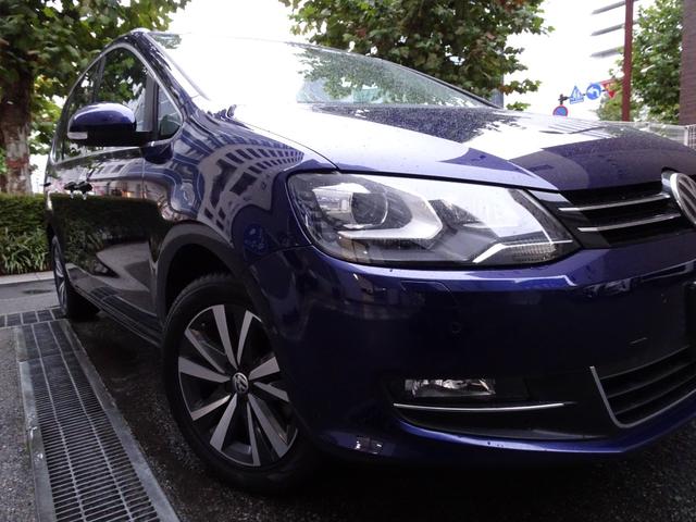シャラン TDI ハイライン 正規ディーラー下取車 1オーナー禁煙車 正規ディーラー記録簿3枚完備 ガレージ保管車 純正ナビTV バックカメラ 前後センサー 電動ゲート ACC BLIS スペアキー 半革ヒーター ETC 17AW(9枚目)
