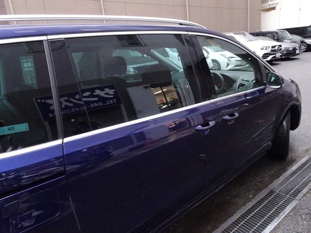 シャラン TDI ハイライン 正規ディーラー下取車 1オーナー禁煙車 正規ディーラー記録簿3枚完備 ガレージ保管車 純正ナビTV バックカメラ 前後センサー 電動ゲート ACC BLIS スペアキー 半革ヒーター ETC 17AW(30枚目)