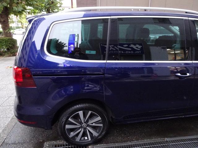 シャラン TDI ハイライン 正規ディーラー下取車 1オーナー禁煙車 正規ディーラー記録簿3枚完備 ガレージ保管車 純正ナビTV バックカメラ 前後センサー 電動ゲート ACC BLIS スペアキー 半革ヒーター ETC 17AW(31枚目)