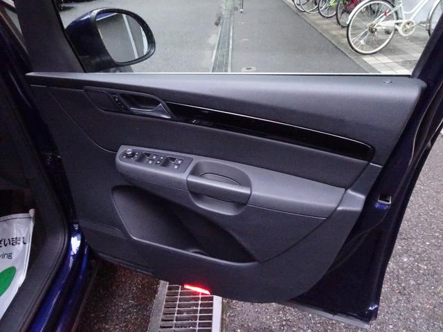 シャラン TDI ハイライン 正規ディーラー下取車 1オーナー禁煙車 正規ディーラー記録簿3枚完備 ガレージ保管車 純正ナビTV バックカメラ 前後センサー 電動ゲート ACC BLIS スペアキー 半革ヒーター ETC 17AW(46枚目)