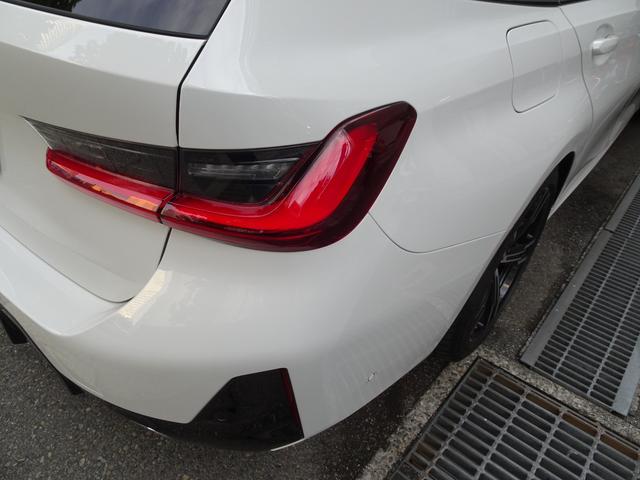 ３シリーズ ３２０ｄ　ｘＤｒｉｖｅツーリング　Ｍスポーツ　後期型　禁煙車　正規ディーラー記録簿２枚完備　車検整備付　ガレージ保管車　ＨＤＤナビ　半革シートヒーター　バックカメラ　前後センサー　サンルーフ　純正前後ドラレコ　ＨＵＤ　ＡＣＣ　電動ゲート　ＥＴＣ（33枚目）