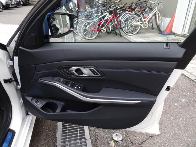 ３シリーズ ３２０ｄ　ｘＤｒｉｖｅツーリング　Ｍスポーツ　後期型　禁煙車　正規ディーラー記録簿２枚完備　車検整備付　ガレージ保管車　ＨＤＤナビ　半革シートヒーター　バックカメラ　前後センサー　サンルーフ　純正前後ドラレコ　ＨＵＤ　ＡＣＣ　電動ゲート　ＥＴＣ（47枚目）