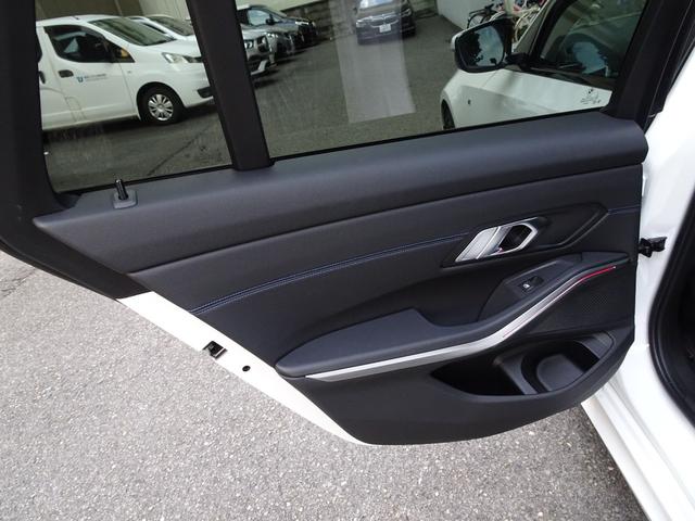 ３シリーズ ３２０ｄ　ｘＤｒｉｖｅツーリング　Ｍスポーツ　後期型　禁煙車　正規ディーラー記録簿２枚完備　車検整備付　ガレージ保管車　ＨＤＤナビ　半革シートヒーター　バックカメラ　前後センサー　サンルーフ　純正前後ドラレコ　ＨＵＤ　ＡＣＣ　電動ゲート　ＥＴＣ（56枚目）