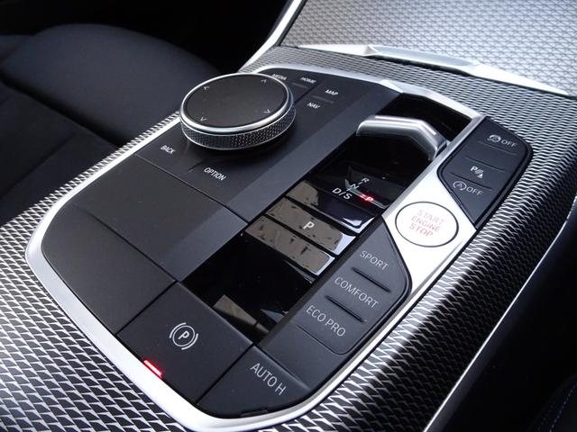 ３シリーズ ３２０ｄ　ｘＤｒｉｖｅツーリング　Ｍスポーツ　後期型　禁煙車　正規ディーラー記録簿２枚完備　車検整備付　ガレージ保管車　ＨＤＤナビ　半革シートヒーター　バックカメラ　前後センサー　サンルーフ　純正前後ドラレコ　ＨＵＤ　ＡＣＣ　電動ゲート　ＥＴＣ（70枚目）