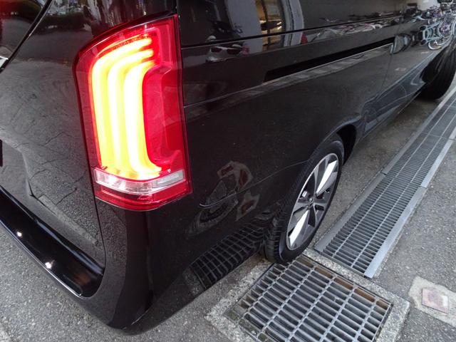 Ｖクラス Ｖ２２０ｄ　マルコポーロホライゾン　正規ディーラー下取車　１オーナー　メンテナンス記録簿４枚完備　車検９年６月２３日迄有り　ＨＤＤナビフルセグＴＶ　バックカメラ　前後センサー　全周囲カメラ　電動ゲート　マットレス未使用　スペアキー　黒革（25枚目）