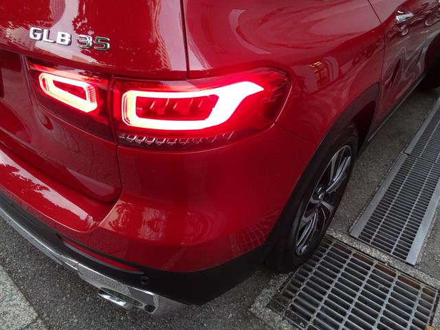 GLB GLB35 4マチック 禁煙車 走行15136K ガレージ保管 車検整備付 レーダーセーフティPKG AMGパフォーマンスステアリング アンビエントライト HDDナビ フルセグTV 純正前後ドラレコ 全周囲カメラ 電動ゲート(31枚目)