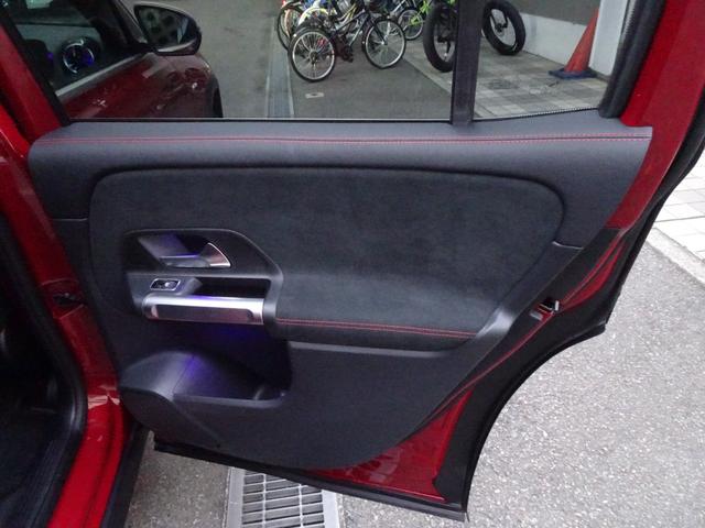 GLB GLB35 4マチック 禁煙車 走行15136K ガレージ保管 車検整備付 レーダーセーフティPKG AMGパフォーマンスステアリング アンビエントライト HDDナビ フルセグTV 純正前後ドラレコ 全周囲カメラ 電動ゲート(57枚目)