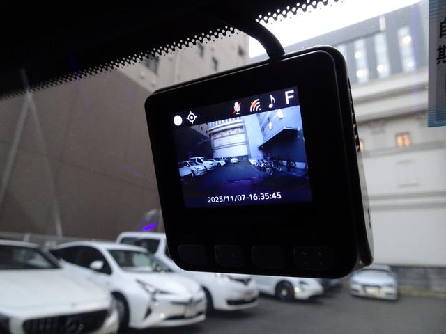 GLB GLB35 4マチック 禁煙車 走行15136K ガレージ保管 車検整備付 レーダーセーフティPKG AMGパフォーマンスステアリング アンビエントライト HDDナビ フルセグTV 純正前後ドラレコ 全周囲カメラ 電動ゲート(68枚目)