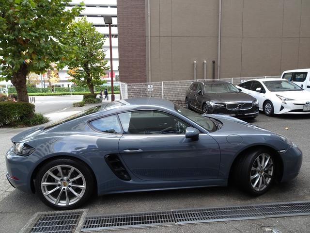 ７１８ケイマン ７１８ケイマン　スポーツクロノパッケージ　１オーナー　禁煙車　メンテナンス記録簿１１枚完備　車検整備付き　白黒コンビ本革シートヒーター　ナビ　バックカメラ　前後センサー　前後ドラレコ　スポーツエグゾーストシステム（2枚目）