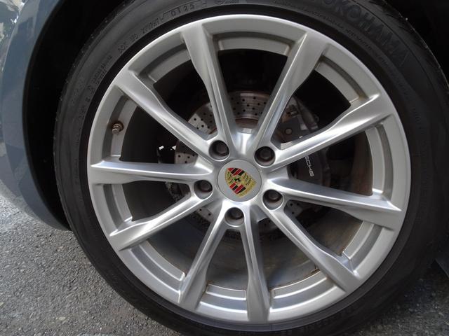 ７１８ケイマン ７１８ケイマン　スポーツクロノパッケージ　１オーナー　禁煙車　メンテナンス記録簿１１枚完備　車検整備付き　白黒コンビ本革シートヒーター　ナビ　バックカメラ　前後センサー　前後ドラレコ　スポーツエグゾーストシステム（12枚目）