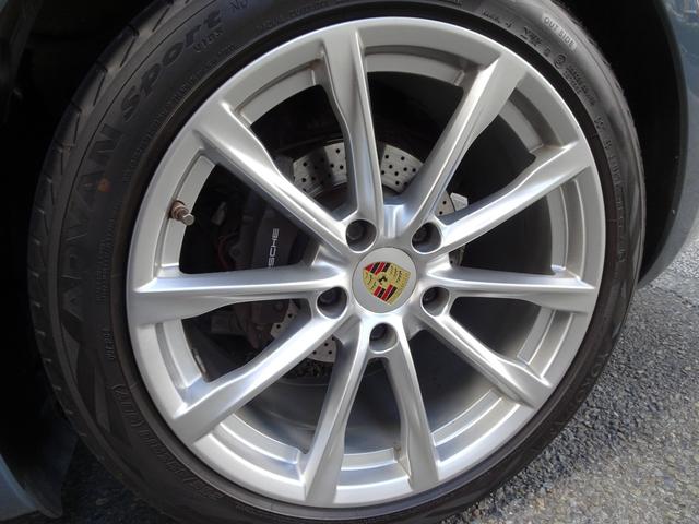 ７１８ケイマン ７１８ケイマン　スポーツクロノパッケージ　１オーナー　禁煙車　メンテナンス記録簿１１枚完備　車検整備付き　白黒コンビ本革シートヒーター　ナビ　バックカメラ　前後センサー　前後ドラレコ　スポーツエグゾーストシステム（13枚目）