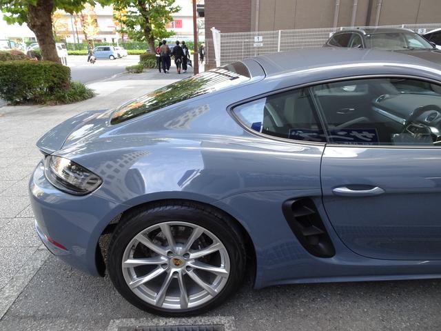 ７１８ケイマン ７１８ケイマン　スポーツクロノパッケージ　１オーナー　禁煙車　メンテナンス記録簿１１枚完備　車検整備付き　白黒コンビ本革シートヒーター　ナビ　バックカメラ　前後センサー　前後ドラレコ　スポーツエグゾーストシステム（23枚目）