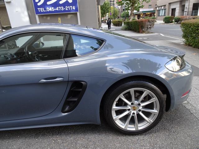 ７１８ケイマン ７１８ケイマン　スポーツクロノパッケージ　１オーナー　禁煙車　メンテナンス記録簿１１枚完備　車検整備付き　白黒コンビ本革シートヒーター　ナビ　バックカメラ　前後センサー　前後ドラレコ　スポーツエグゾーストシステム（28枚目）
