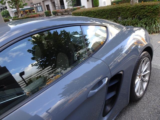 ７１８ケイマン ７１８ケイマン　スポーツクロノパッケージ　１オーナー　禁煙車　メンテナンス記録簿１１枚完備　車検整備付き　白黒コンビ本革シートヒーター　ナビ　バックカメラ　前後センサー　前後ドラレコ　スポーツエグゾーストシステム（29枚目）