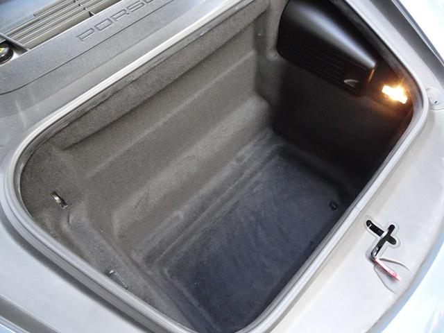 ７１８ケイマン ７１８ケイマン　スポーツクロノパッケージ　１オーナー　禁煙車　メンテナンス記録簿１１枚完備　車検整備付き　白黒コンビ本革シートヒーター　ナビ　バックカメラ　前後センサー　前後ドラレコ　スポーツエグゾーストシステム（33枚目）