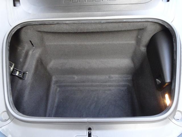 ７１８ケイマン ７１８ケイマン　スポーツクロノパッケージ　１オーナー　禁煙車　メンテナンス記録簿１１枚完備　車検整備付き　白黒コンビ本革シートヒーター　ナビ　バックカメラ　前後センサー　前後ドラレコ　スポーツエグゾーストシステム（35枚目）