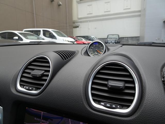 ７１８ケイマン ７１８ケイマン　スポーツクロノパッケージ　１オーナー　禁煙車　メンテナンス記録簿１１枚完備　車検整備付き　白黒コンビ本革シートヒーター　ナビ　バックカメラ　前後センサー　前後ドラレコ　スポーツエグゾーストシステム（57枚目）