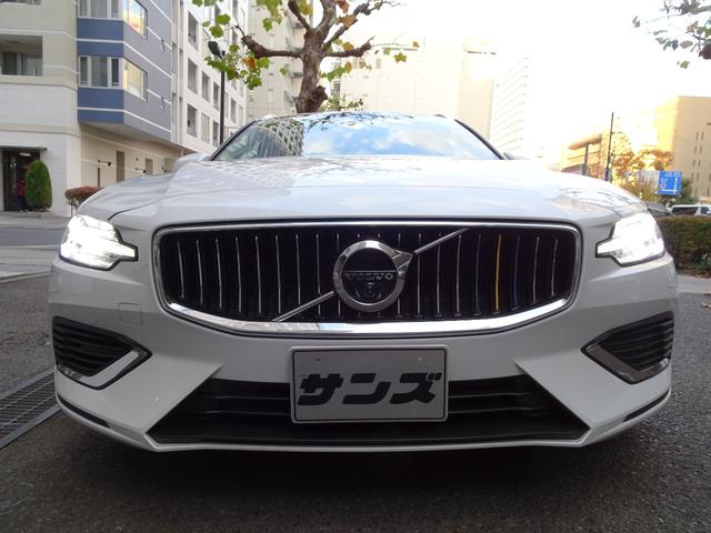 Ｖ６０ リチャージ　ＰＨＶ　Ｔ６　ＡＷＤ　インスクリプション　新車保証継承　禁煙車　正規ディーラー記録簿２枚完備　アップルカープレイ　全周囲カメラ　白本革　全席シートヒータ　ベンチレーション　ＨＵＤ　ＡＣＣ　ハーマンカードンスピーカ　電動ゲート　ＥＴＣ　１９ＡＷ（16枚目）