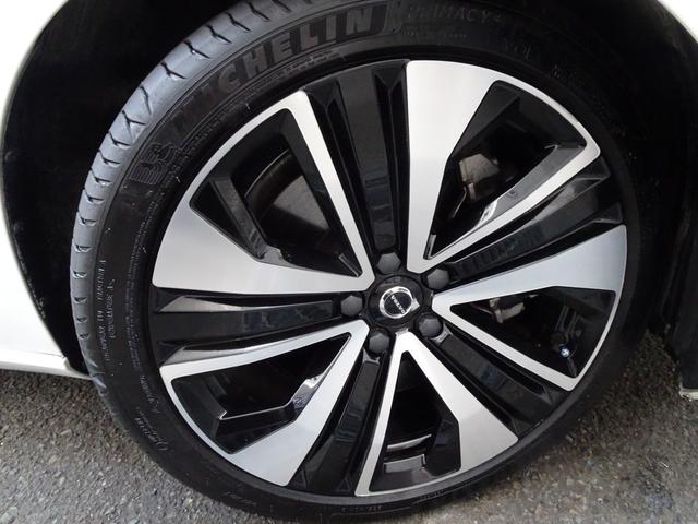 Ｖ６０ リチャージ　ＰＨＶ　Ｔ６　ＡＷＤ　インスクリプション　新車保証継承　禁煙車　正規ディーラー記録簿２枚完備　アップルカープレイ　全周囲カメラ　白本革　全席シートヒータ　ベンチレーション　ＨＵＤ　ＡＣＣ　ハーマンカードンスピーカ　電動ゲート　ＥＴＣ　１９ＡＷ（19枚目）