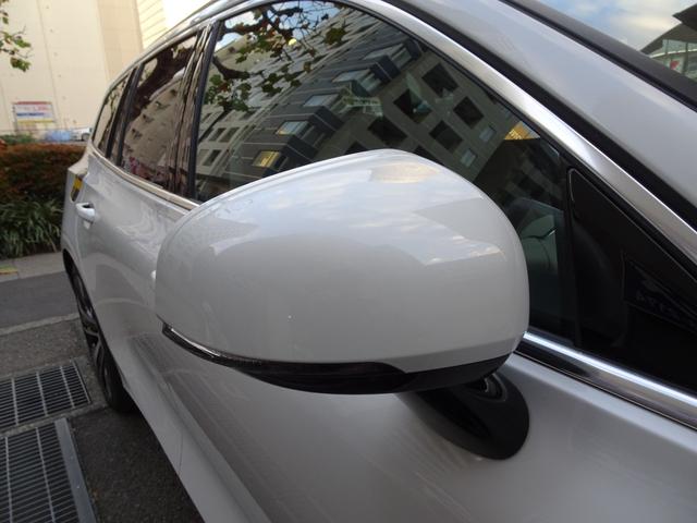 Ｖ６０ リチャージ　ＰＨＶ　Ｔ６　ＡＷＤ　インスクリプション　新車保証継承　禁煙車　正規ディーラー記録簿２枚完備　アップルカープレイ　全周囲カメラ　白本革　全席シートヒータ　ベンチレーション　ＨＵＤ　ＡＣＣ　ハーマンカードンスピーカ　電動ゲート　ＥＴＣ　１９ＡＷ（25枚目）