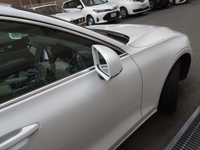 Ｖ６０ リチャージ　ＰＨＶ　Ｔ６　ＡＷＤ　インスクリプション　新車保証継承　禁煙車　正規ディーラー記録簿２枚完備　アップルカープレイ　全周囲カメラ　白本革　全席シートヒータ　ベンチレーション　ＨＵＤ　ＡＣＣ　ハーマンカードンスピーカ　電動ゲート　ＥＴＣ　１９ＡＷ（26枚目）