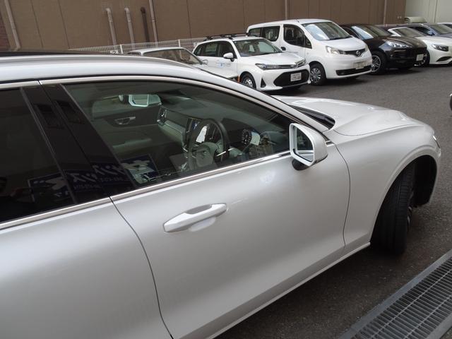 Ｖ６０ リチャージ　ＰＨＶ　Ｔ６　ＡＷＤ　インスクリプション　新車保証継承　禁煙車　正規ディーラー記録簿２枚完備　アップルカープレイ　全周囲カメラ　白本革　全席シートヒータ　ベンチレーション　ＨＵＤ　ＡＣＣ　ハーマンカードンスピーカ　電動ゲート　ＥＴＣ　１９ＡＷ（29枚目）