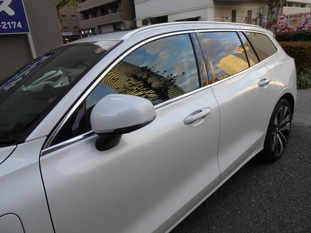 Ｖ６０ リチャージ　ＰＨＶ　Ｔ６　ＡＷＤ　インスクリプション　新車保証継承　禁煙車　正規ディーラー記録簿２枚完備　アップルカープレイ　全周囲カメラ　白本革　全席シートヒータ　ベンチレーション　ＨＵＤ　ＡＣＣ　ハーマンカードンスピーカ　電動ゲート　ＥＴＣ　１９ＡＷ（36枚目）